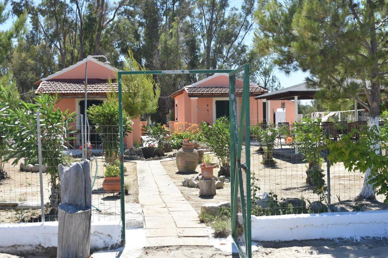 Bouka Beachfront Bungalows Agios Nikolaos  Exterior foto
